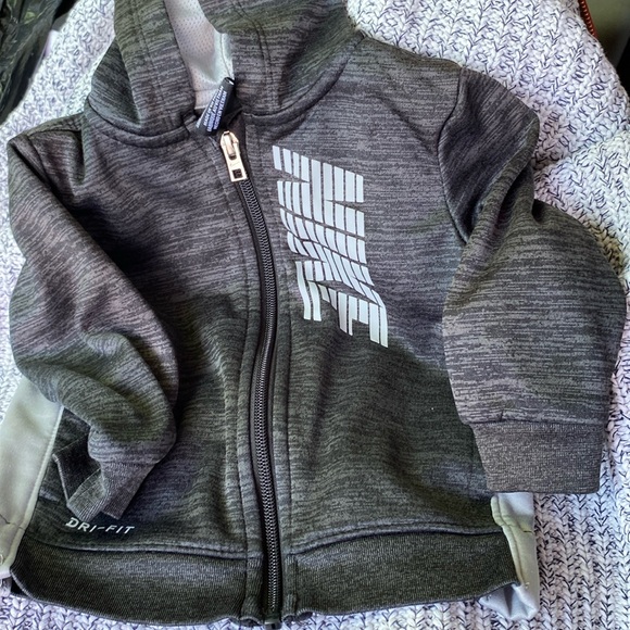 Nike jacket - Picture 1 of 1